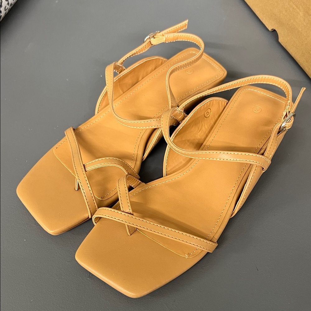 Minimalist Elegant Tan Strappy Sandals